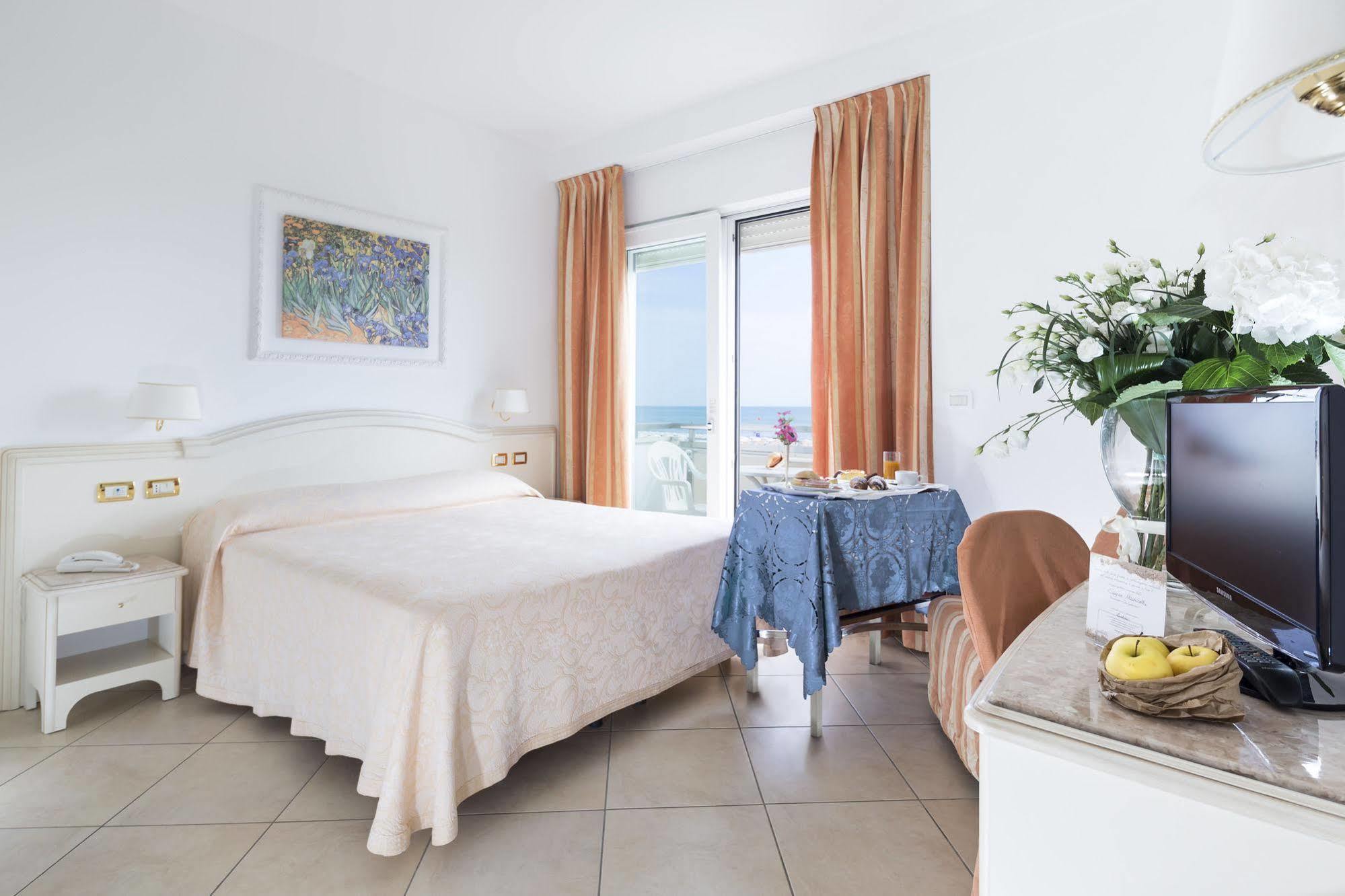 Hotel Acapulco Milano Marittima Exterior photo